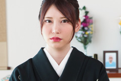 Cucked Widow : Comforted by her husband's brother's cock in front of her husband's portrait Yui Kisaragi