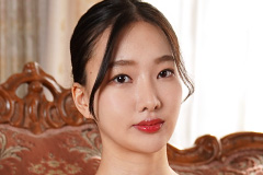 Debut Vol.104 : A beautiful Japanese college girl who likes older men Saki Konno